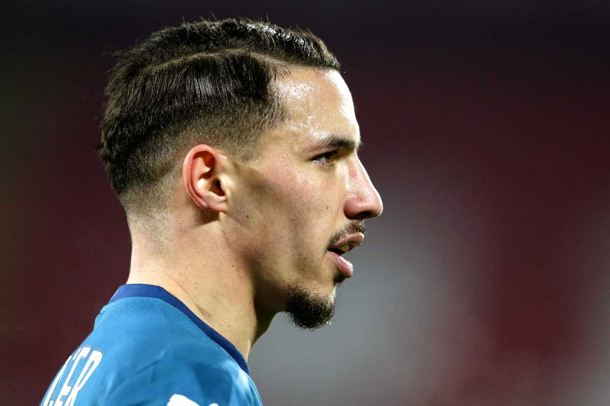 Ismael Bennacer centrocampista del Milan durante una partita