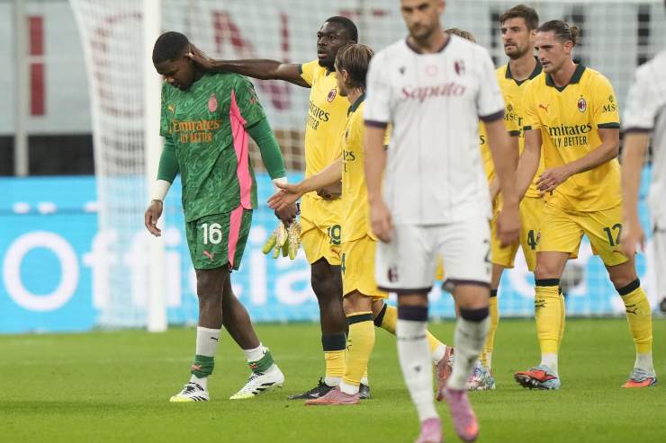 Maignan infortunato in Milan-Bologna esce dal campo consolato dai compagni di squadra