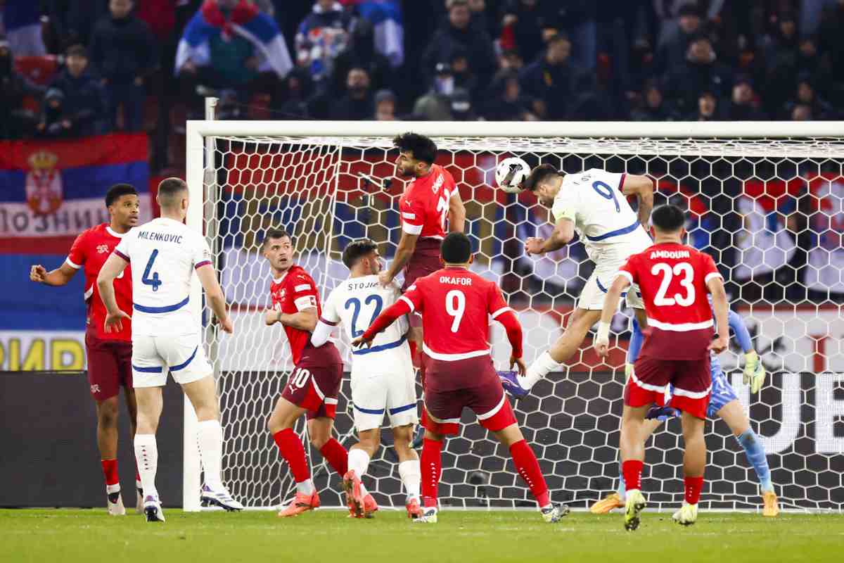 Mitrovic gol di testa in Serbia-Svizzera