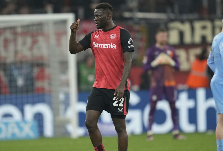 Victor Boniface attaccante nigeriano con la maglia del Bayer Leverkusen durante una partita
