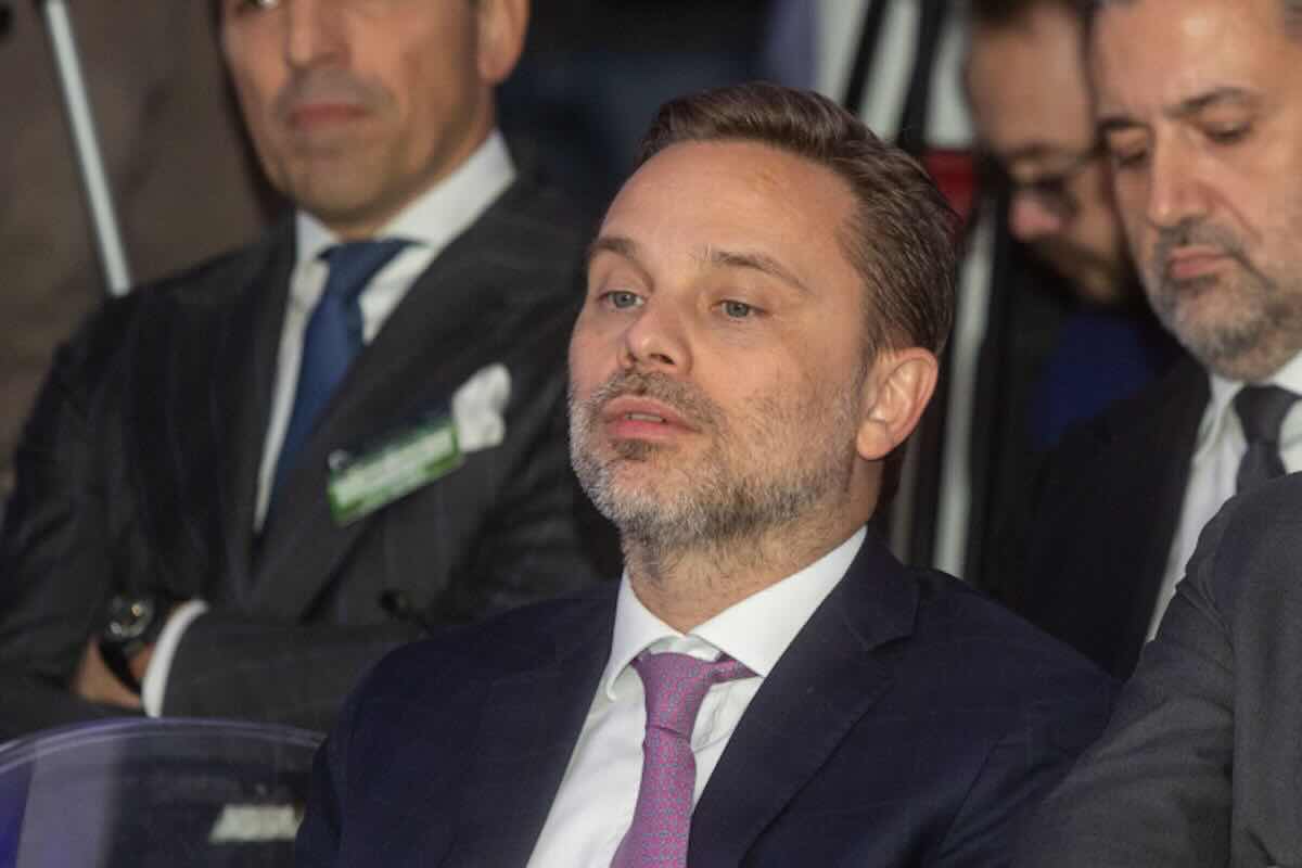 Furlani durante una conferenza stampa