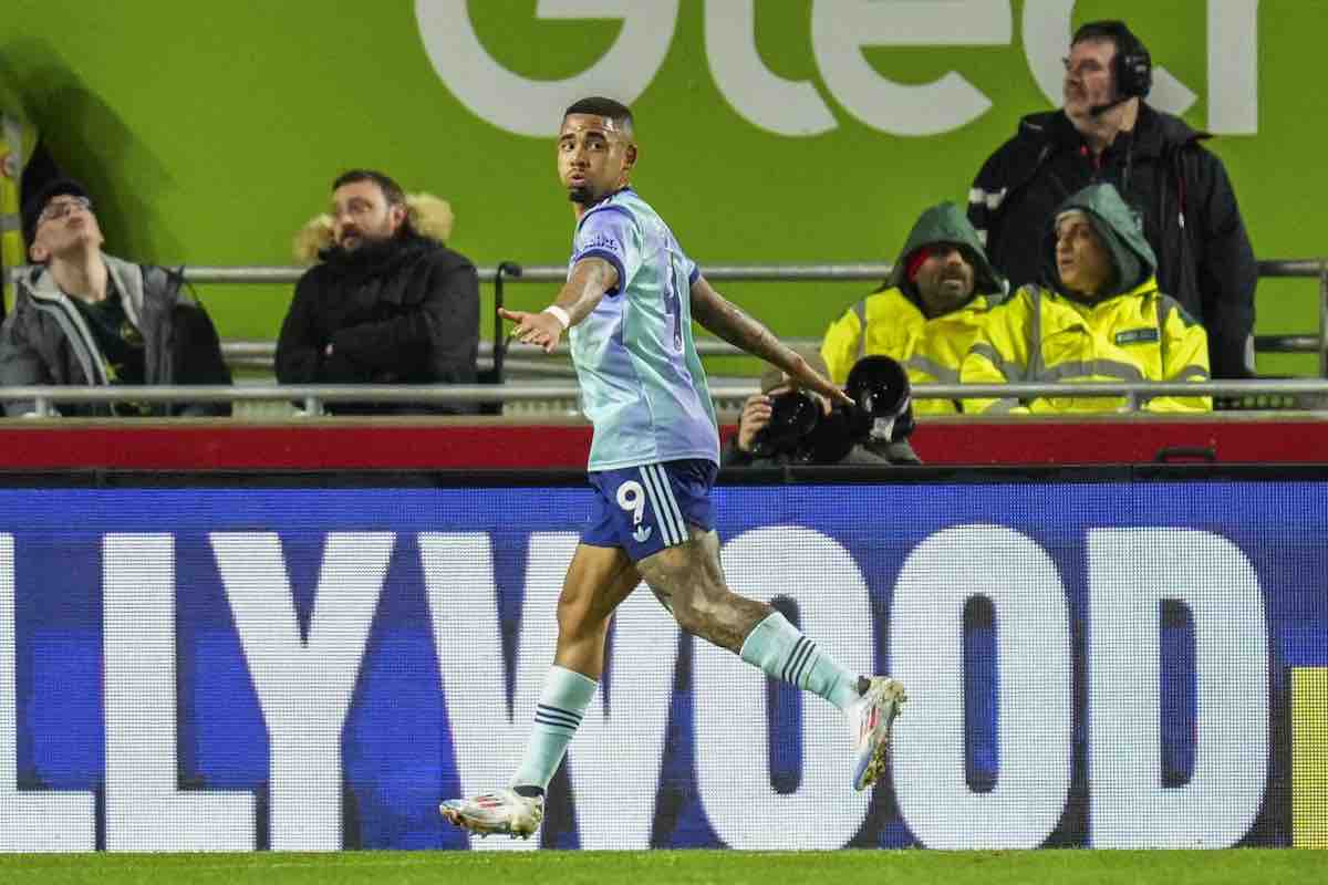 Gabriel Jesus esulta