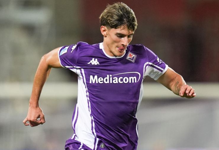 Niccolò Fortini calciatore della Fiorentina in azione durante una partita