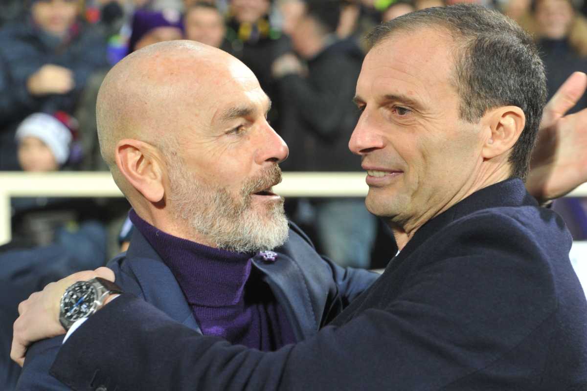 Massimiliano Allegri e Stefano Pioli allenatori di Milan e Fiorentina si abbracciano