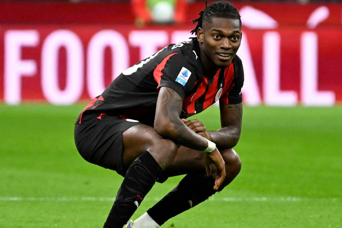 Rafael Leao calciatore del Milan esulta dopo un gol segnato