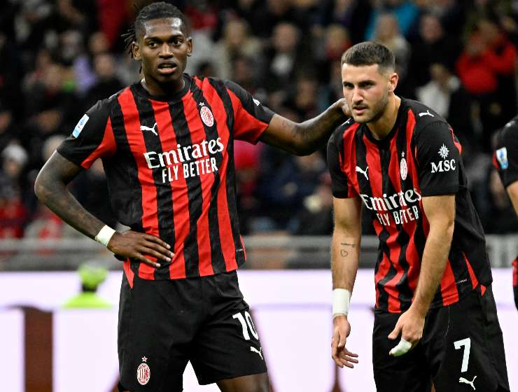 Santiago Gimenez e Rafael Leao durante la partita Milan-Pisa