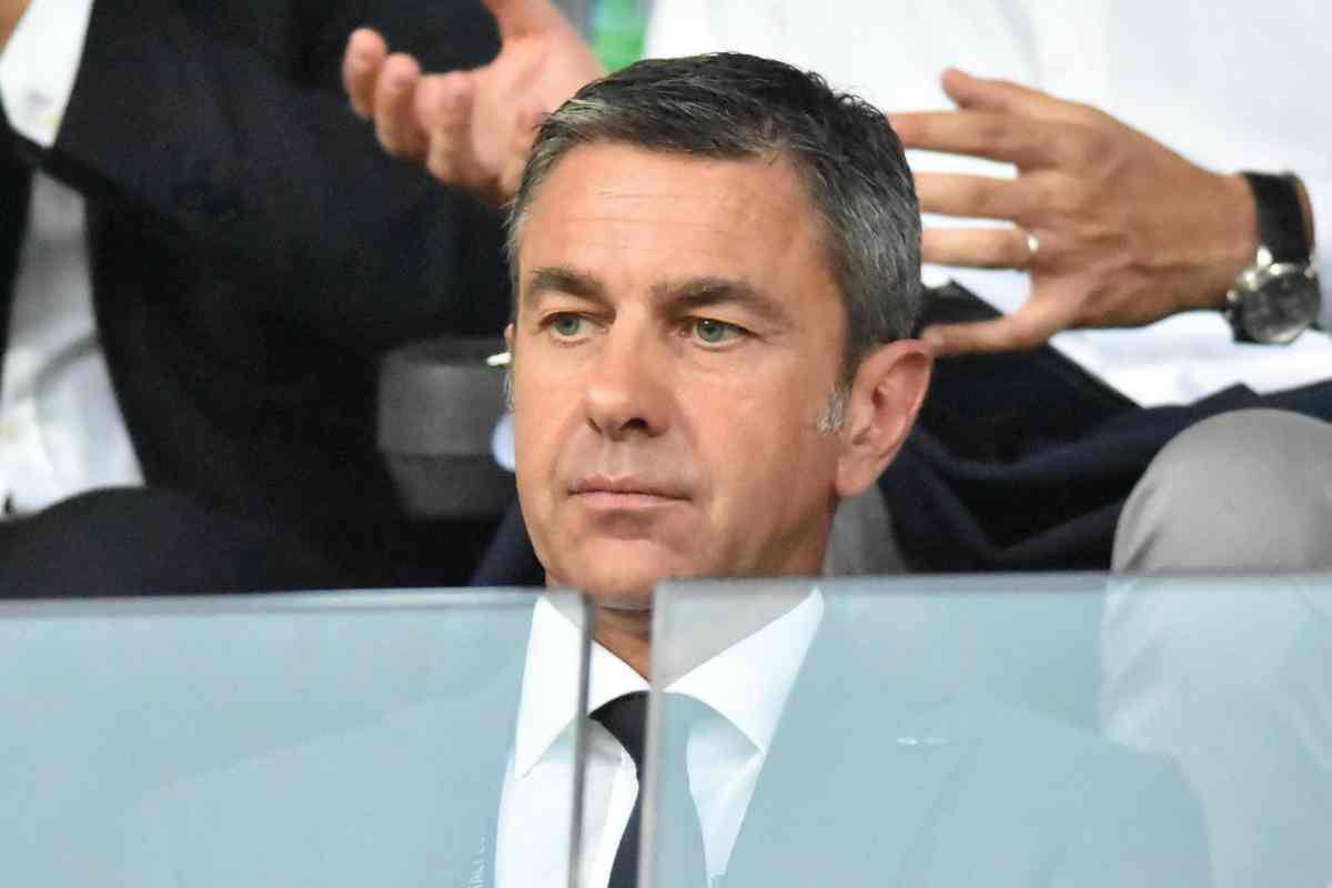 costacurta seduto in tribuna