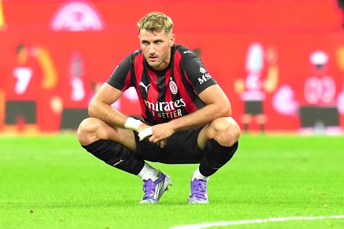 Gimenez accovacciato in campo