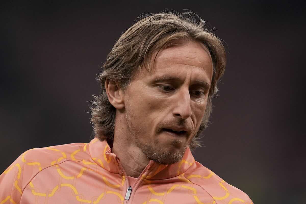 Luka Modric durante il riscaldamento