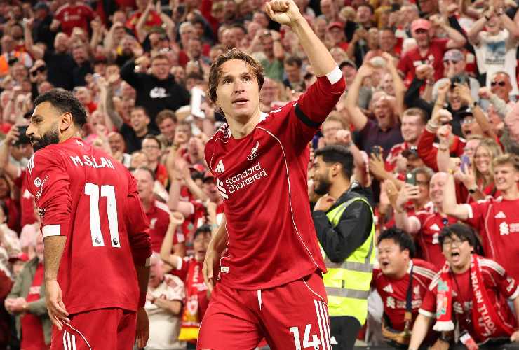 Federico Chiesa calciatore del Liverpool esulta dopo un gol segnato in Premier League