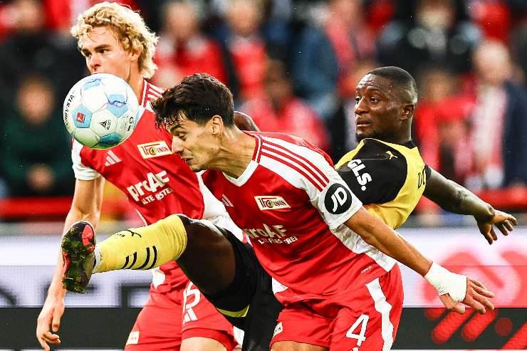 Diogo Leite e Guirassy durante Union Berlino-Borussia Dortmund