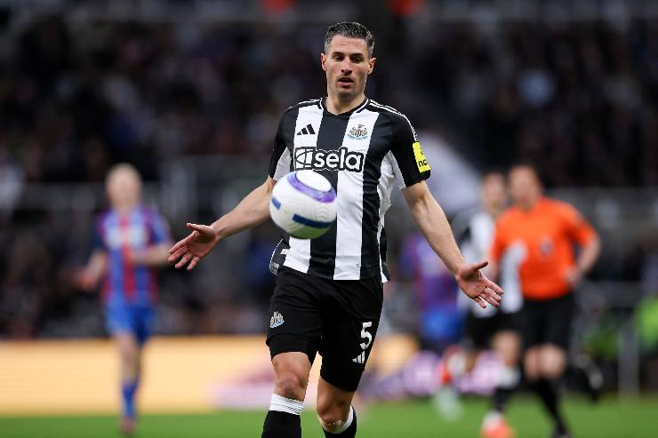 Fabian Schar difensore del Newcastle United
