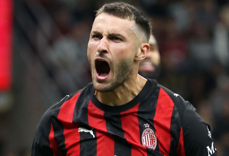 Santiago Gimenez attaccante del Milan esulta dopo un gol segnato in maglia rossonera