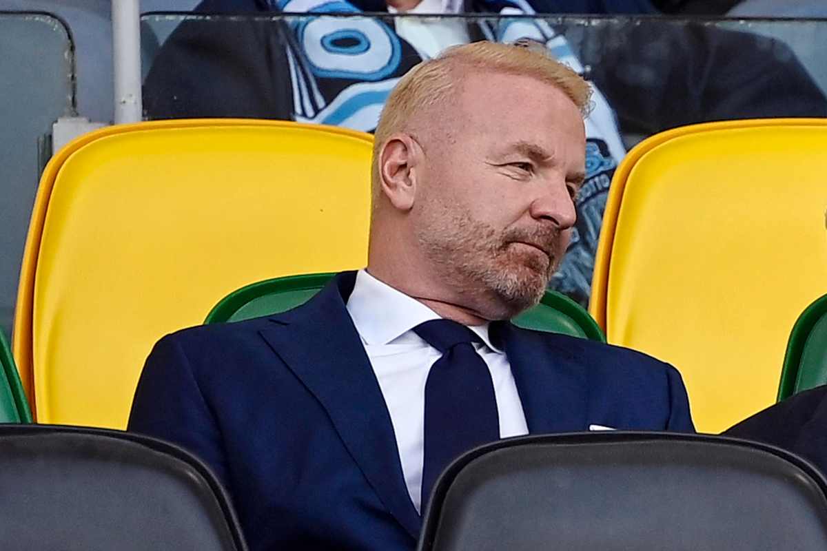 Igli Tare direttore sportivo del Milan seduto in tribuna durante una partita di Serie A