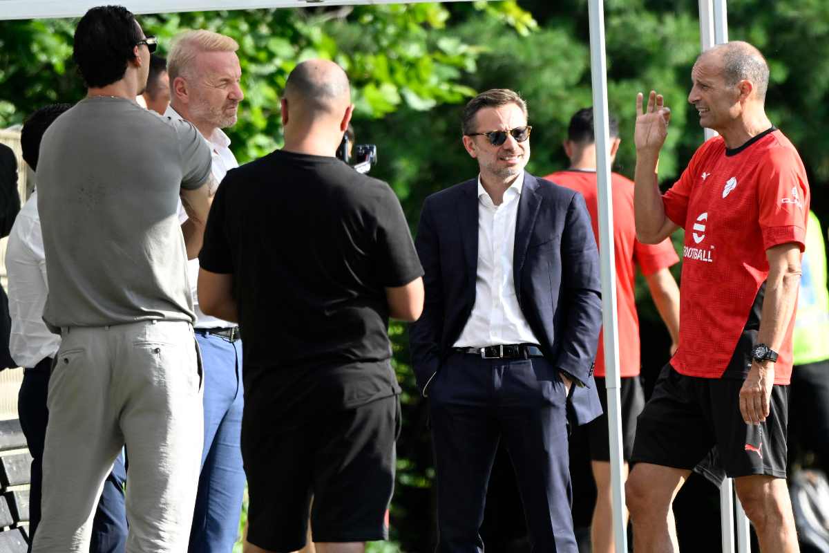 Allegri con Furlani, Tare e Ibrahimovic a Milanello