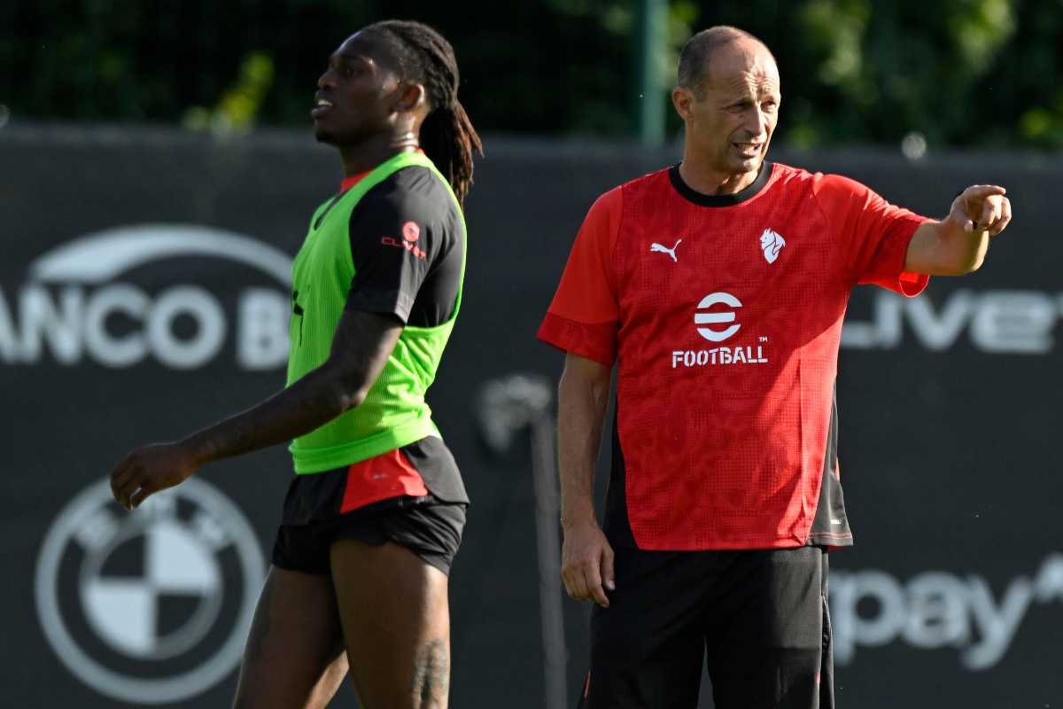 Rafael Leao e Massimiliano Allegri durante un allenamento del Milan