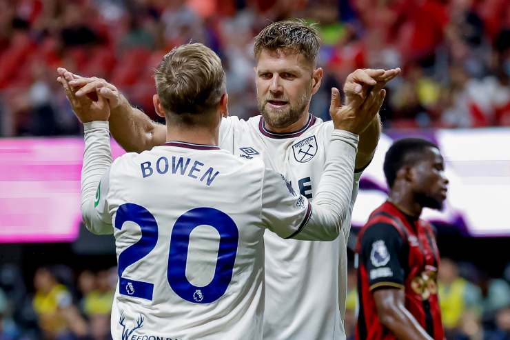 Niclas Fullkrug e Bowen esultano dopo un gol del West Ham