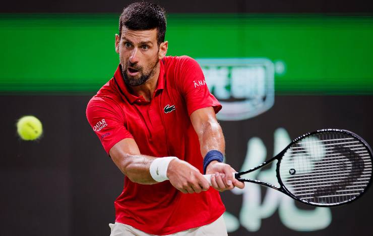 Novak Djokovic tennista serbo durante una partita