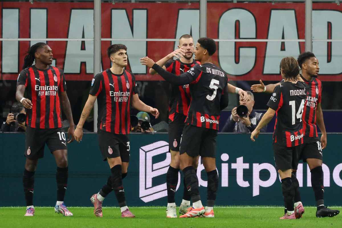 Pavlovic, Leao, Bartesaghi, De Winter, Modric e Nkunku esultano dopo il gol in Milan Roma