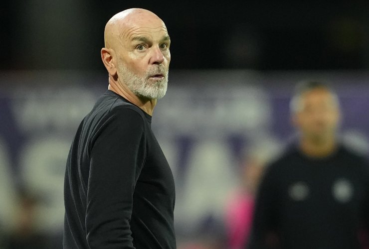 Stefano Pioli allenatore della Fiorentina durante una partita