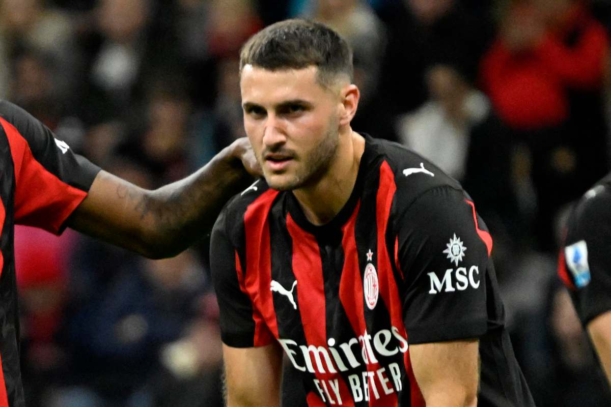 Santiago Gimenez attaccante del Milan