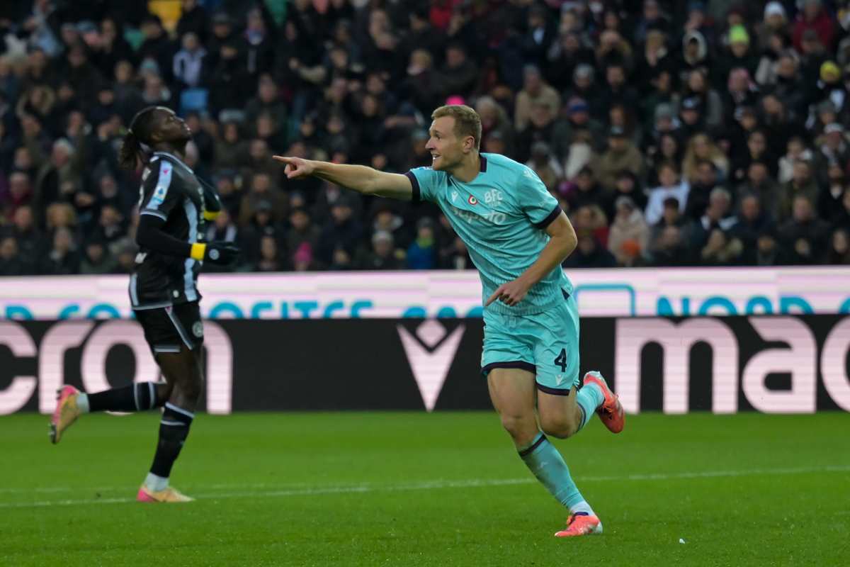 Tommaso Pobega esulta dopo un gol in Udinese-Bologna di Serie A