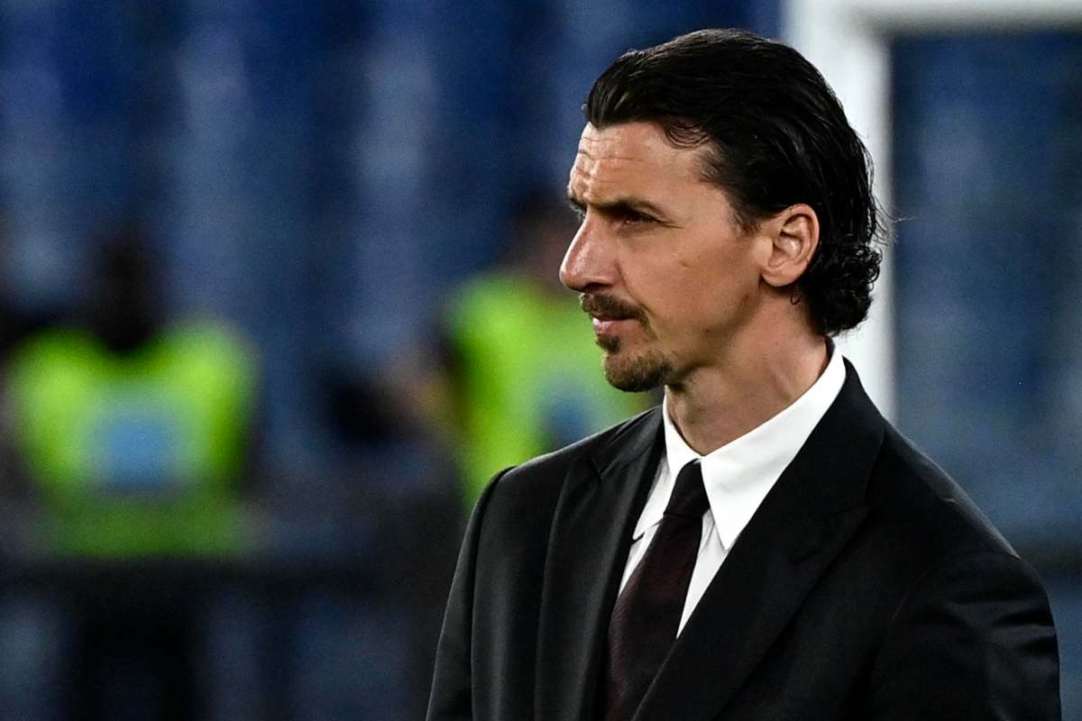 Zlatan Ibrahimovic dirigente del Milan durante una partita