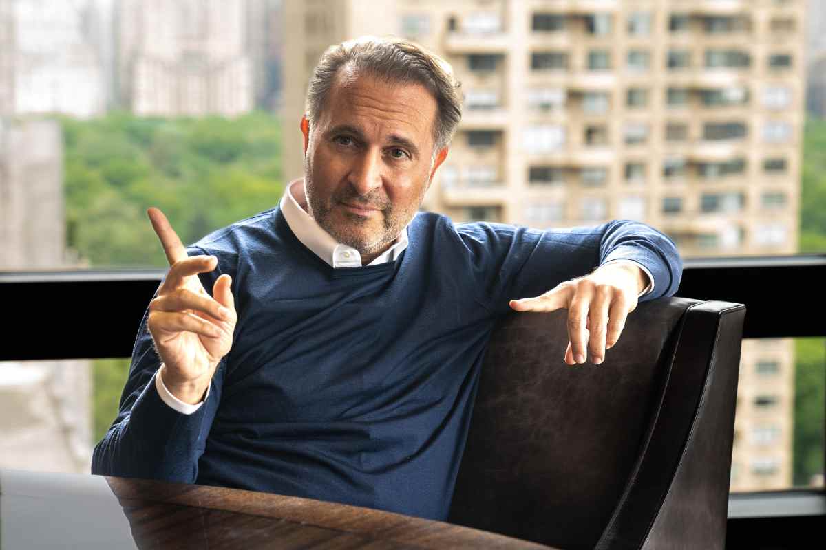 Cardinale alza il pollice