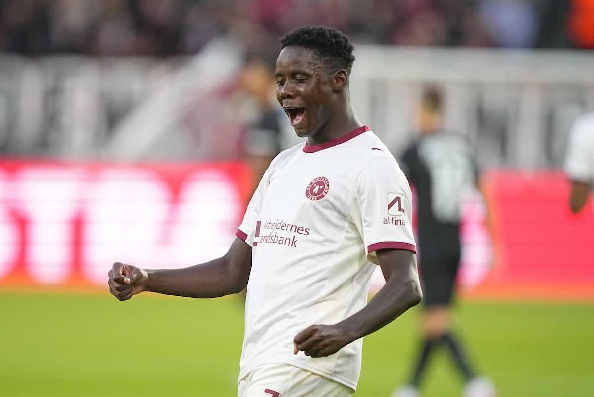 Franculino esulta dopo un gol