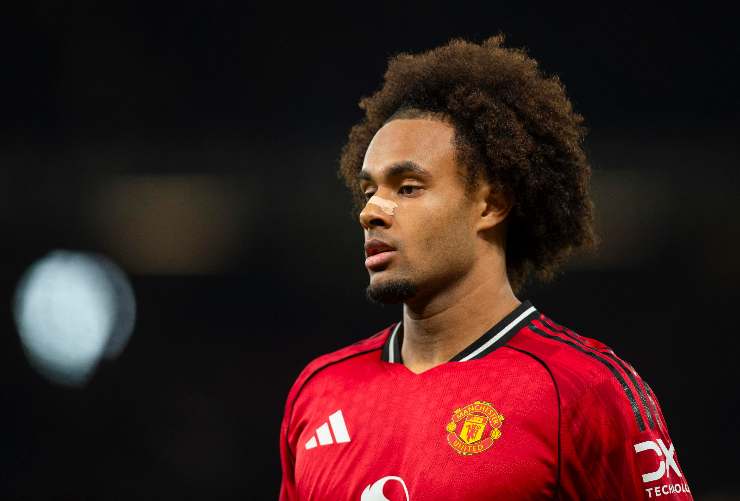Joshua Zirkzee attaccante del Manchester United durante una partita
