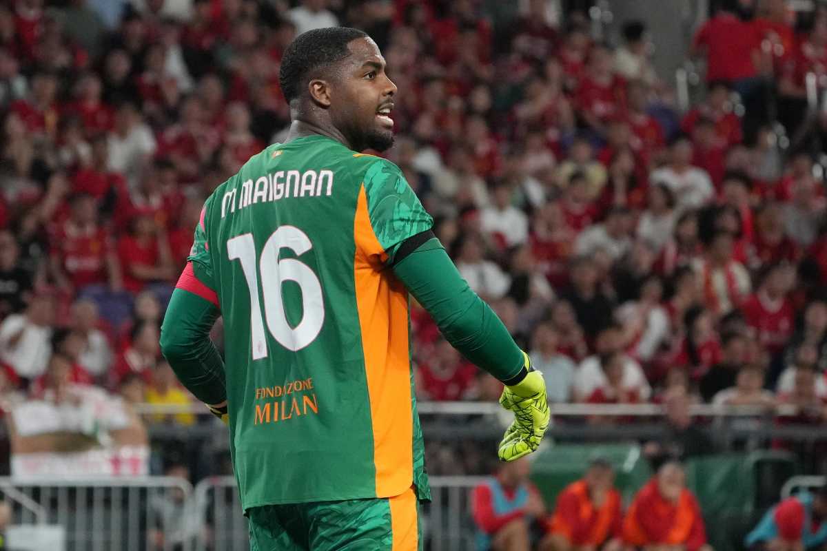 Mike Maignan portiere del Milan durante una partita