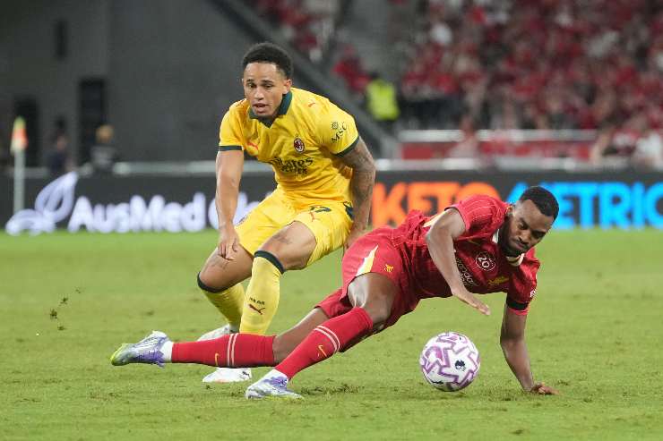 Noah Okafor attaccante del Leeds United in azione con la maglia del Milan