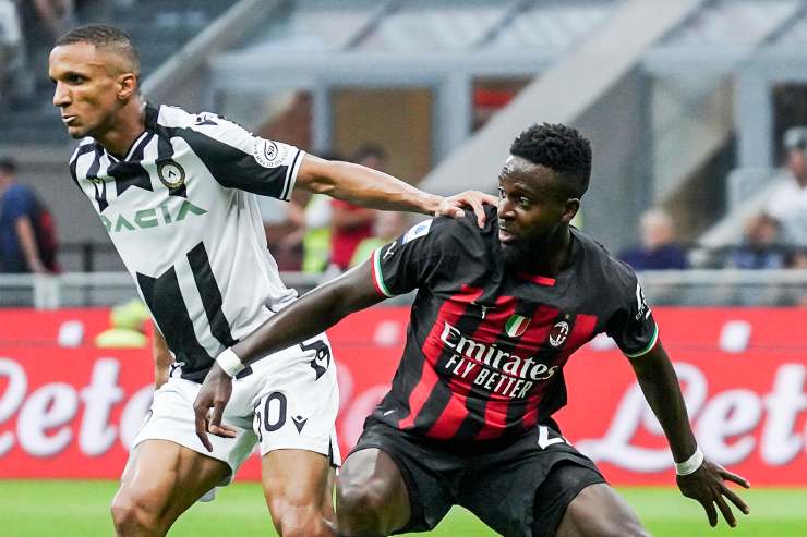 Divock Origi attaccante del Milan e Becao difensore dell'Udinese in azione durante una partita di Serie A
