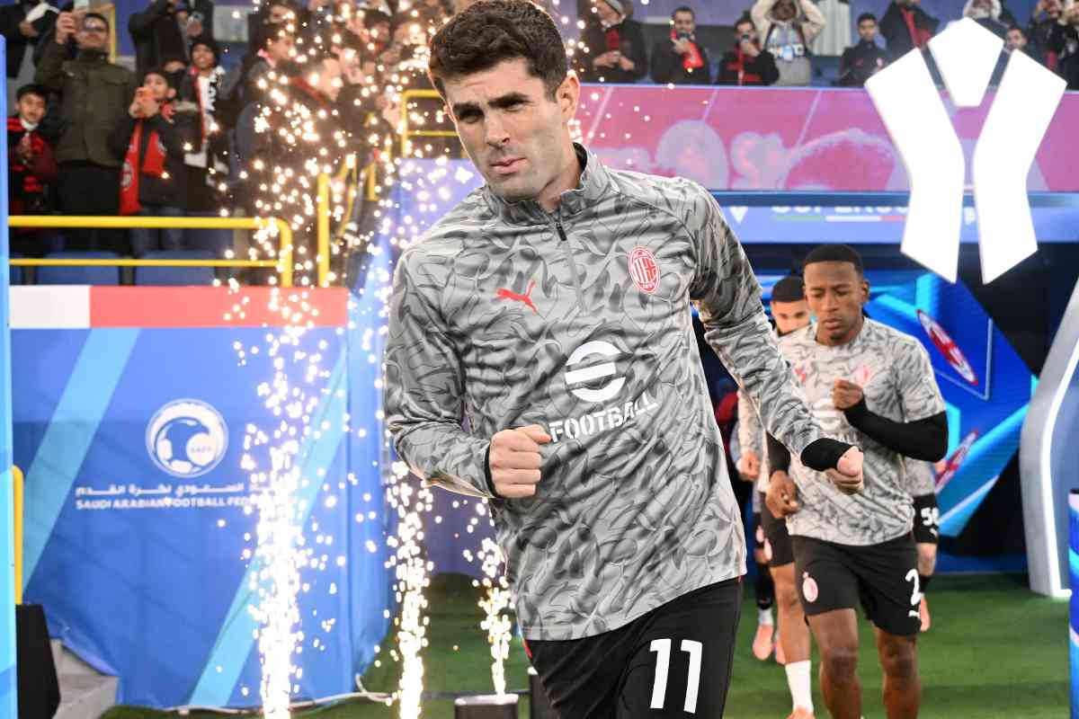 Christian Pulisic calciatore del Milan mentre corre