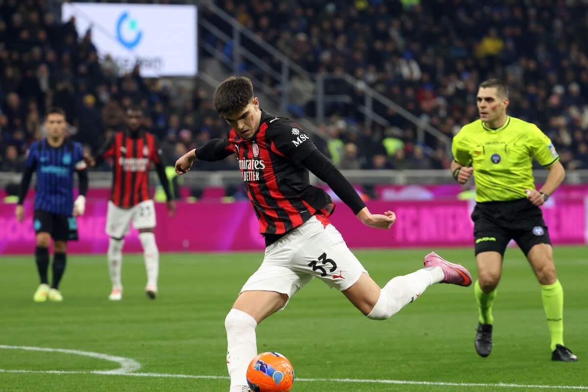 Bartesaghi calcia in porta