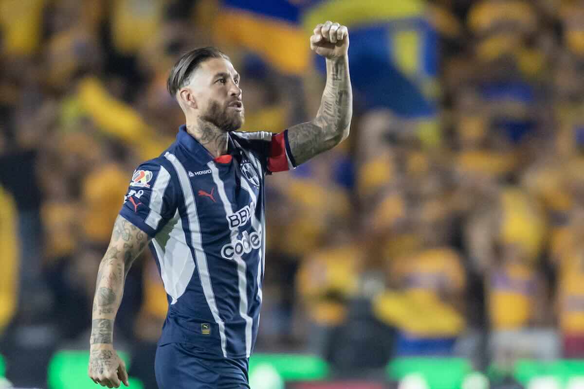 Sergio Ramos con il pugno alzato