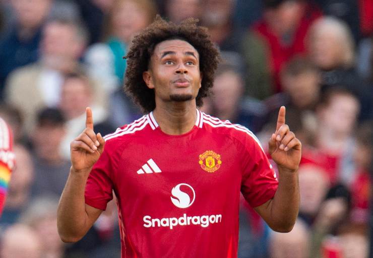 Zirkzee con le dita al cielo