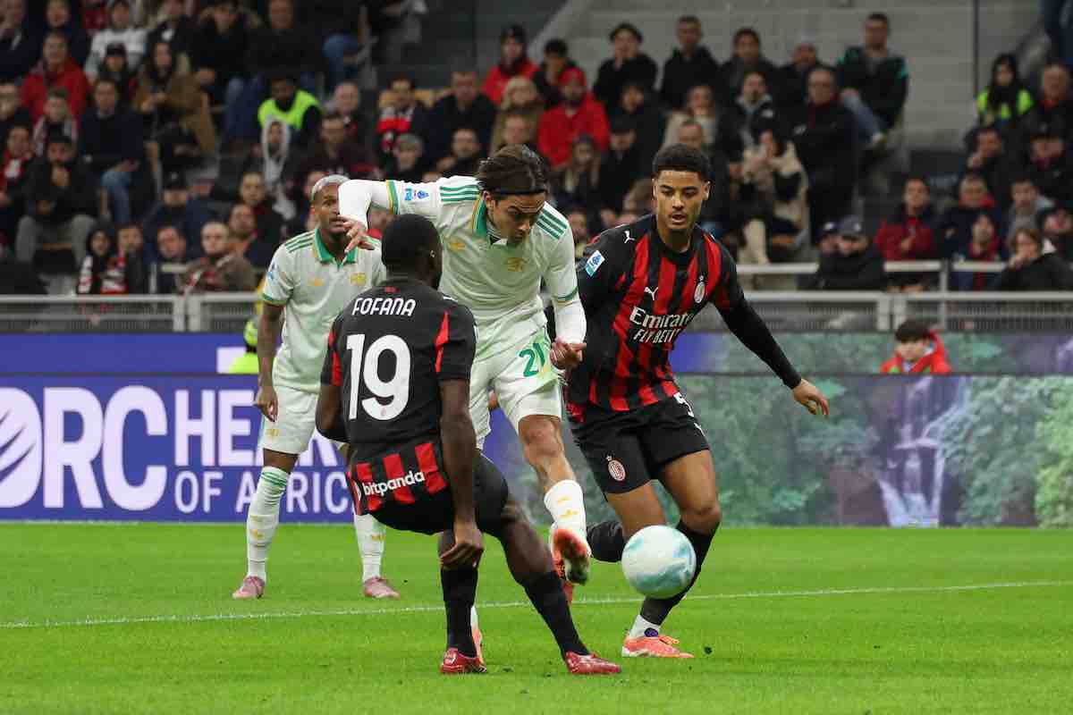 Fofana in azione contro la roma