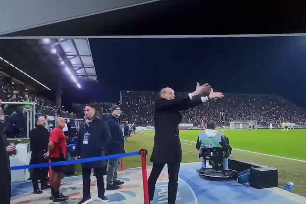 Allegri arrabbiato in panchina