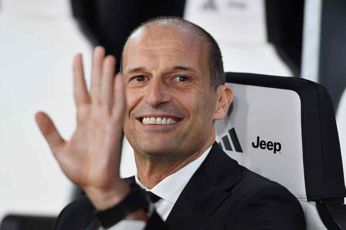 Allegri sorride in panchina