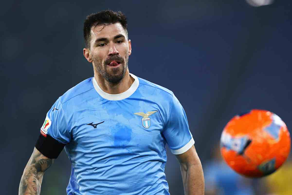 Alessio Romagnoli con la maglia della Lazio