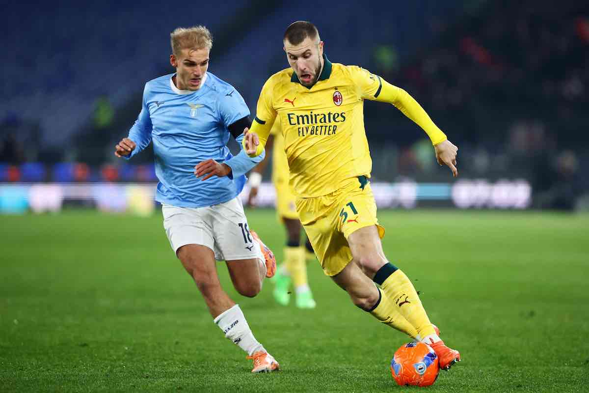 Pavlovic in azione contro la Lazio