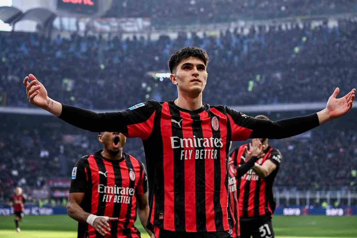 Bartesaghi con le braccia aperte