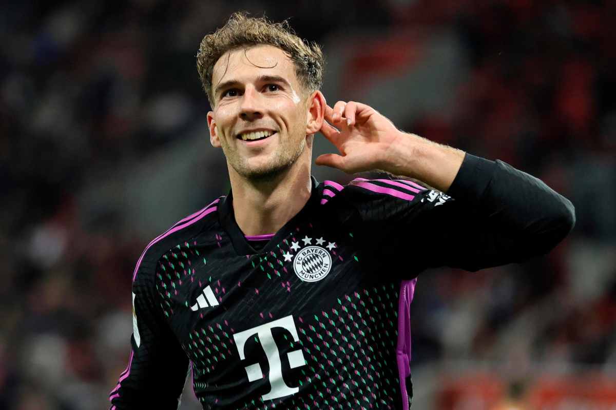 Leon Goretzka esulta dopo il gol